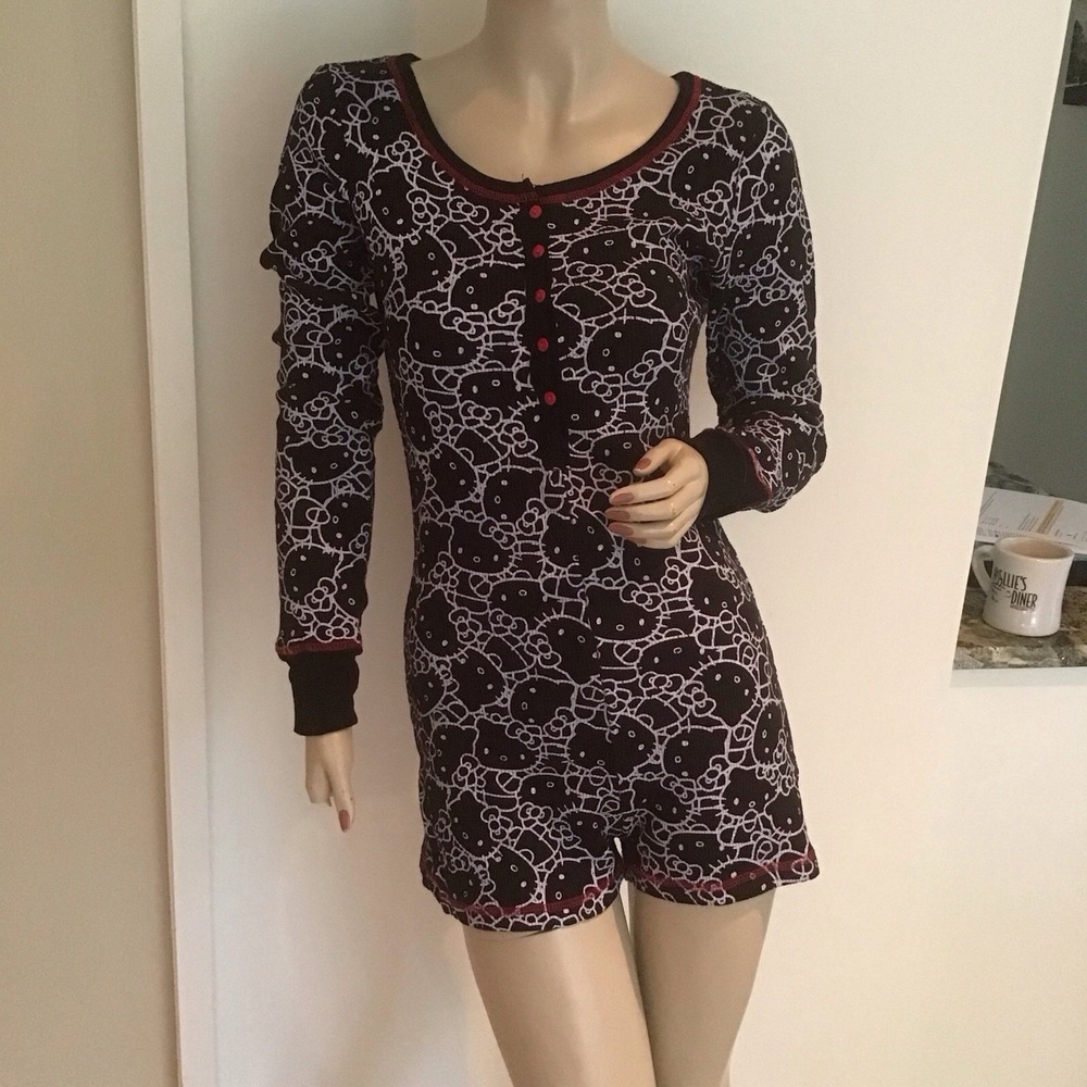 Dolls Kill X Hello Kitty Black White Graphic Print Waffle Knit Short Romper M LN
